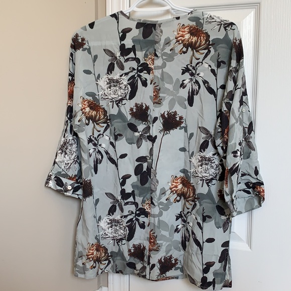 Contemporaine by Simons Floral Blouse Size XS EUC - Picture 7 of 7